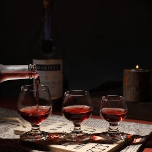 Soopiiso Cognacgläser，Maximale Kapazität: 100ml/10cl，Schnapsgläser Set von 8 netten Brandy Gläser/klare Schnapsgläser/Mini Brandy Glasses 12
