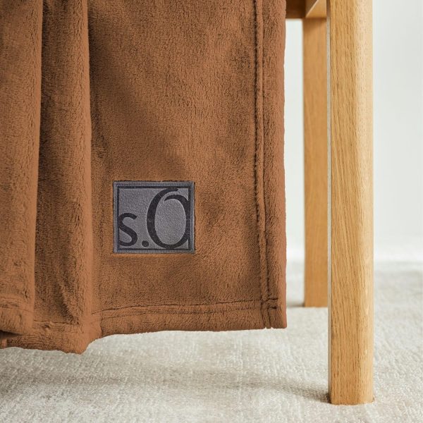 s.Oliver Kuschelsoft Decke 150x200 cm - flauschig, warm & waschbar, Kuscheldecke Cognac Uni 4