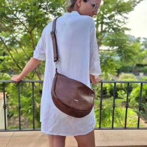 Zwei Damen Handtasche Mademoiselle.M M70 Moon-Bag 4 Liter Trend-Tasche in Halbmond-Form vielseitig als Bauchtasche Crossbody-Bag Abendtasche Umhängetasche zu tragen 16